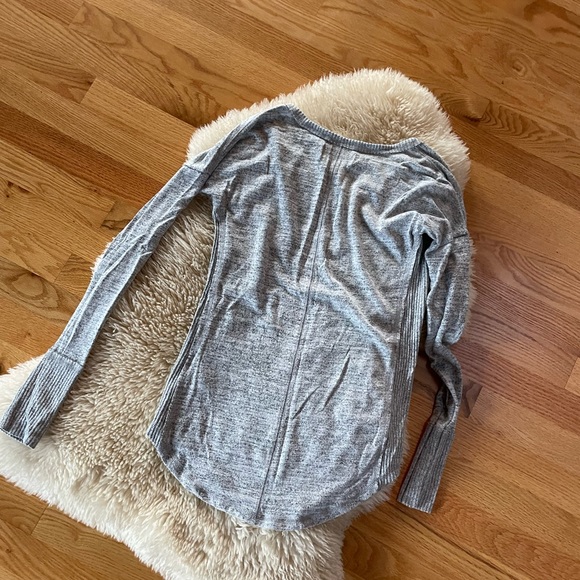 Abercrombie & Fitch Womens sweater - Picture 3 of 3